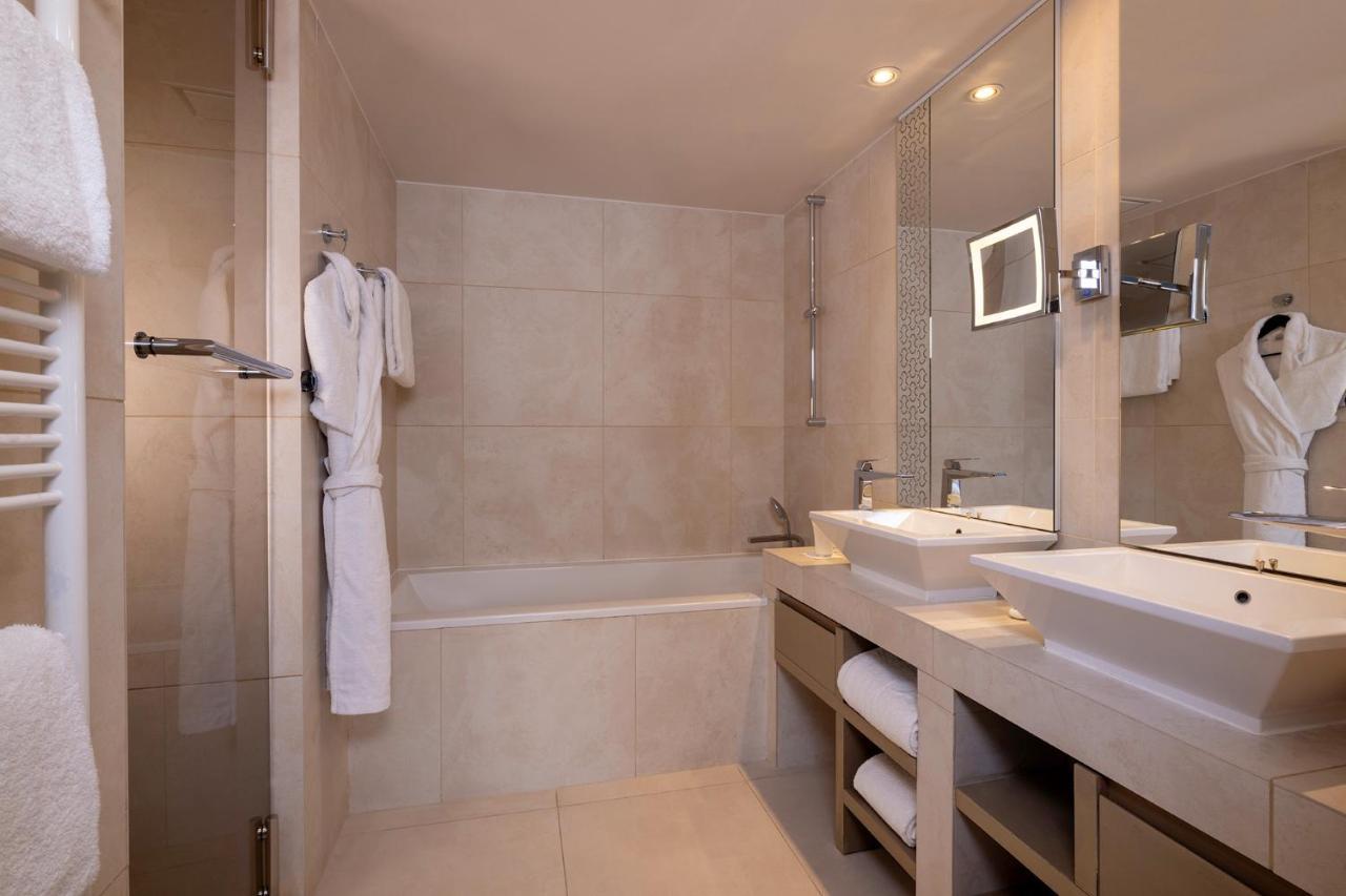 Hotel Etoile Maillot Parigi