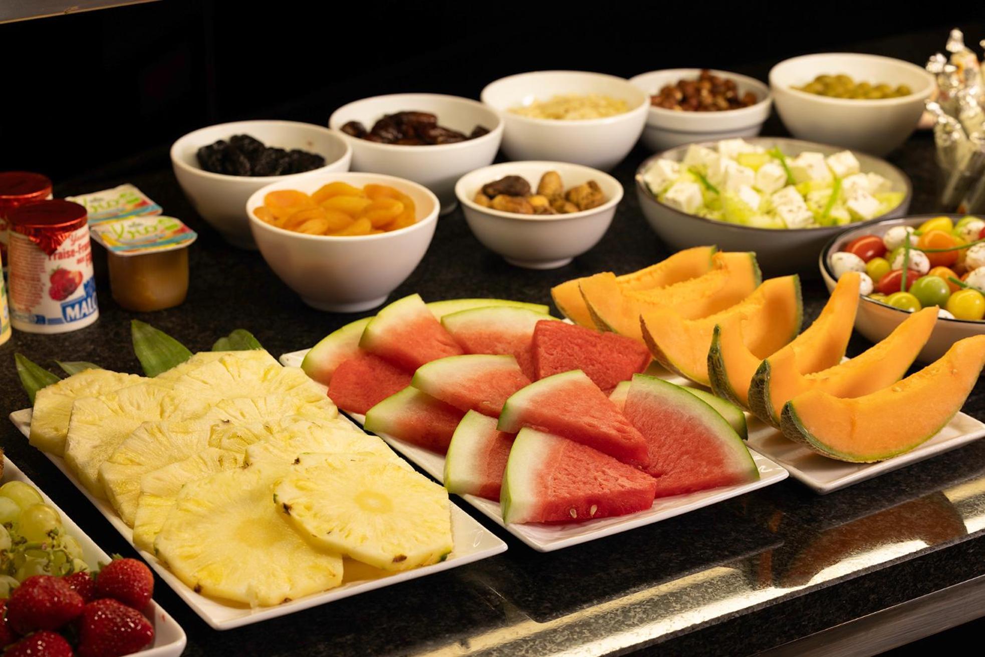 Etoile Maillot Hotel 4*