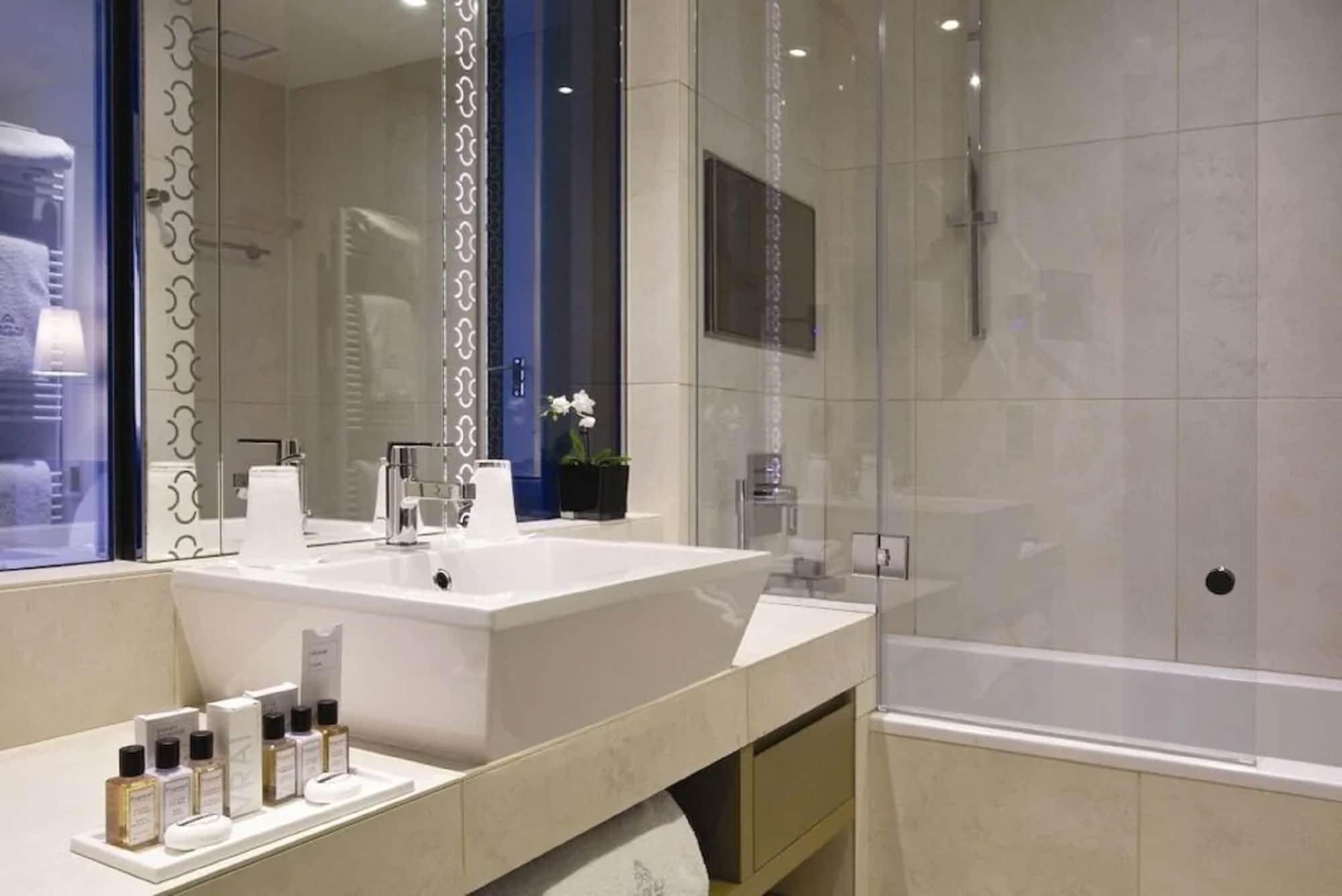 Hotel Etoile Maillot Parigi