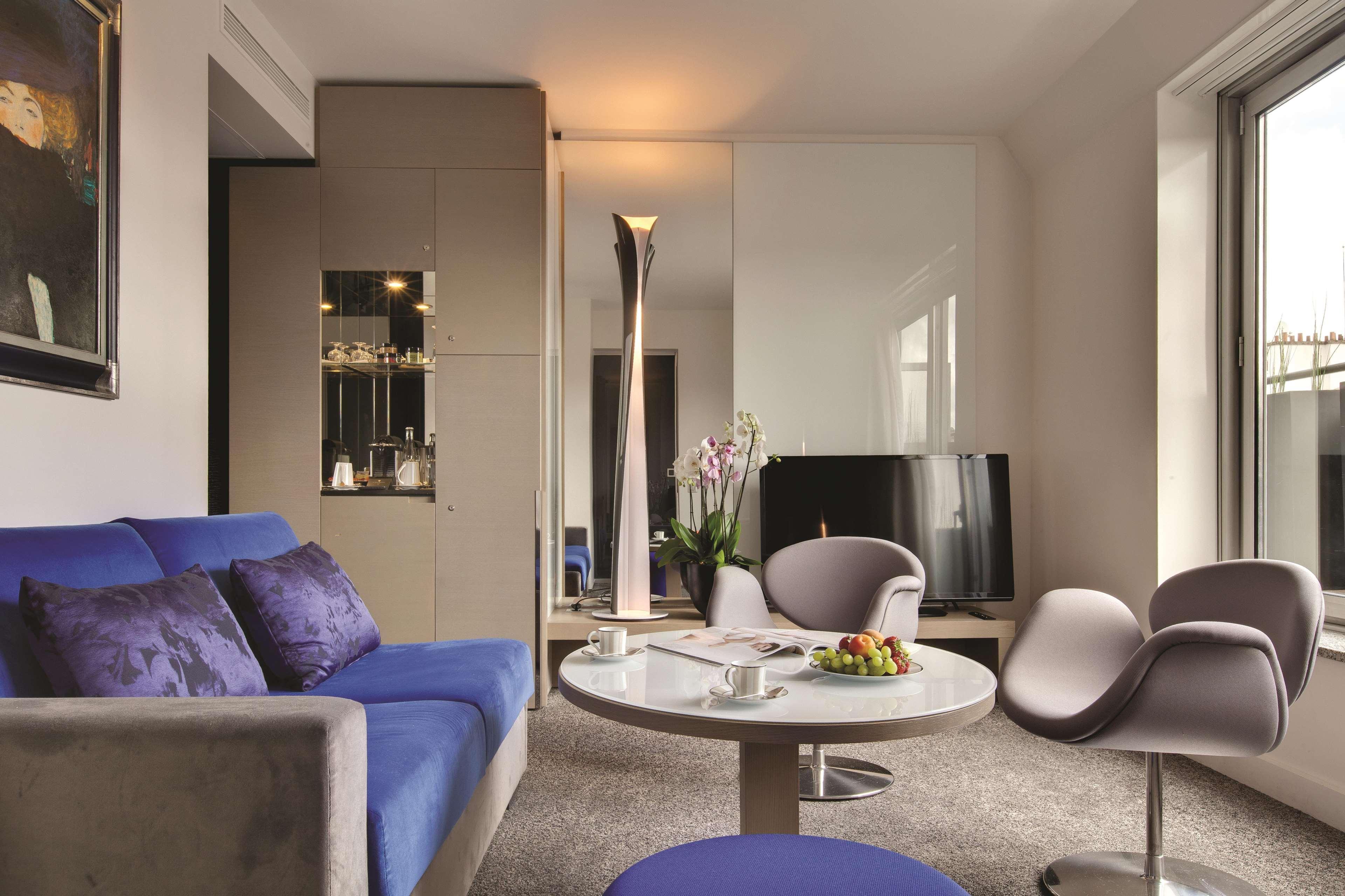 Etoile Maillot Hotel