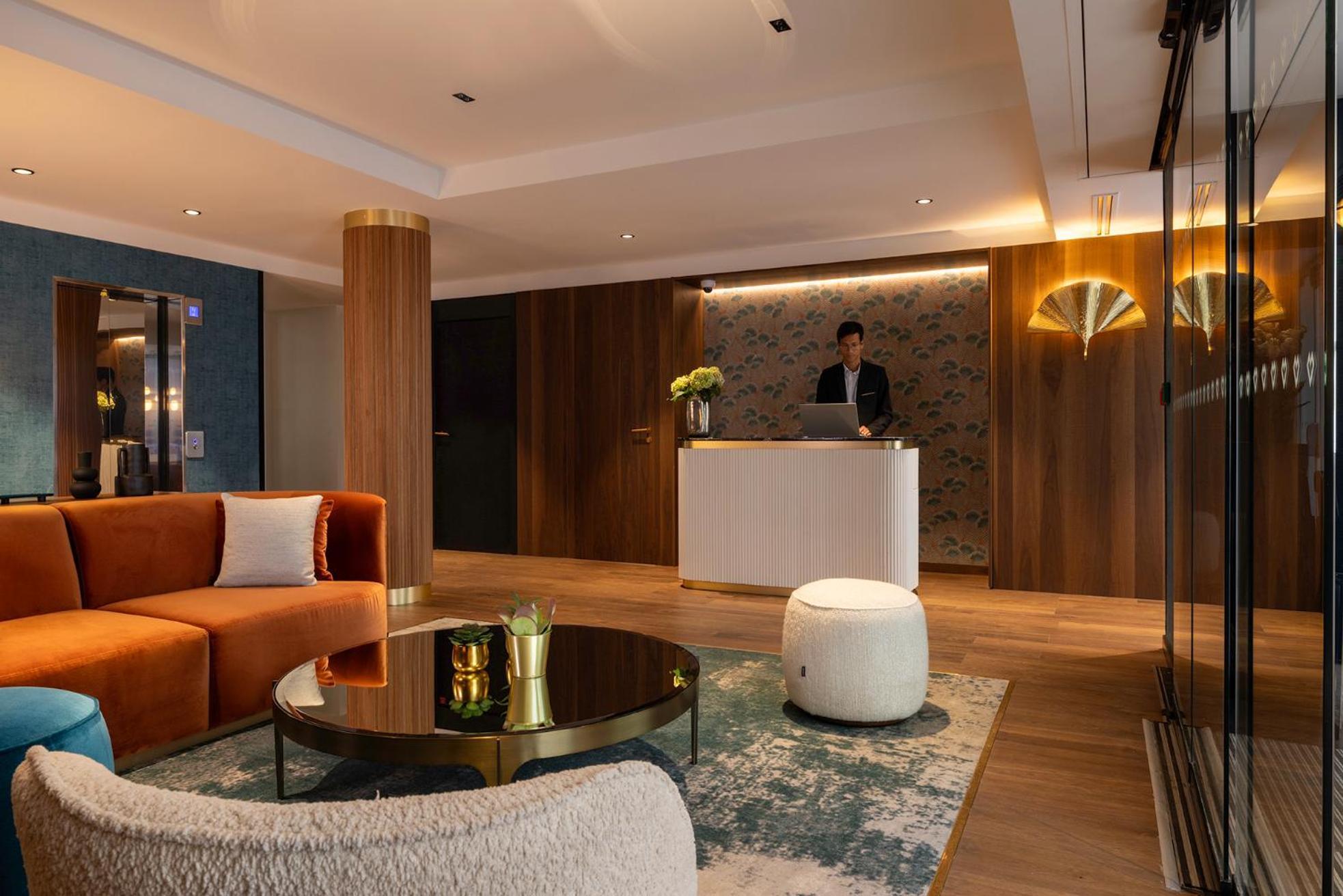 Etoile Maillot Hotel