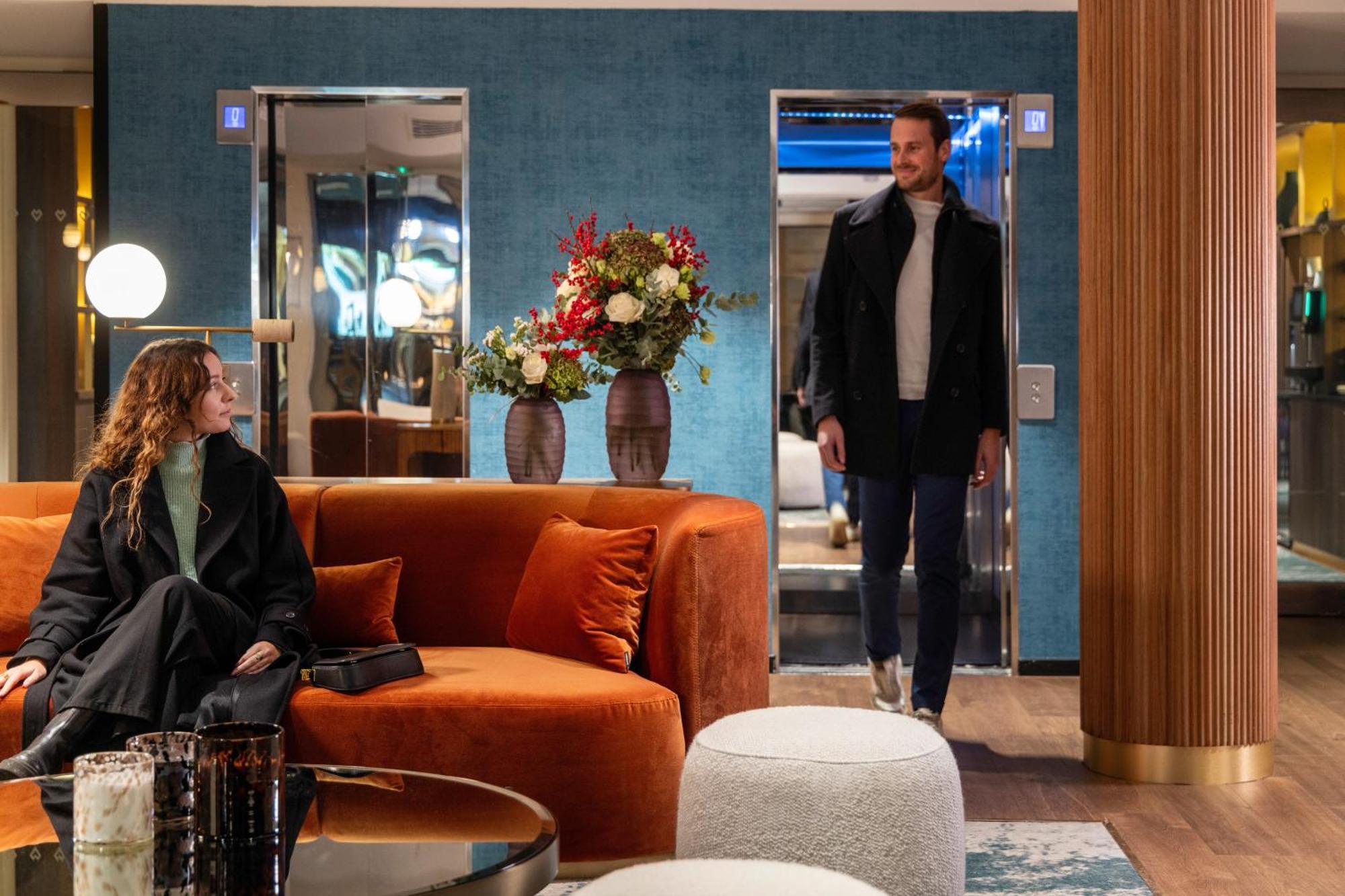 Etoile Maillot Hotel